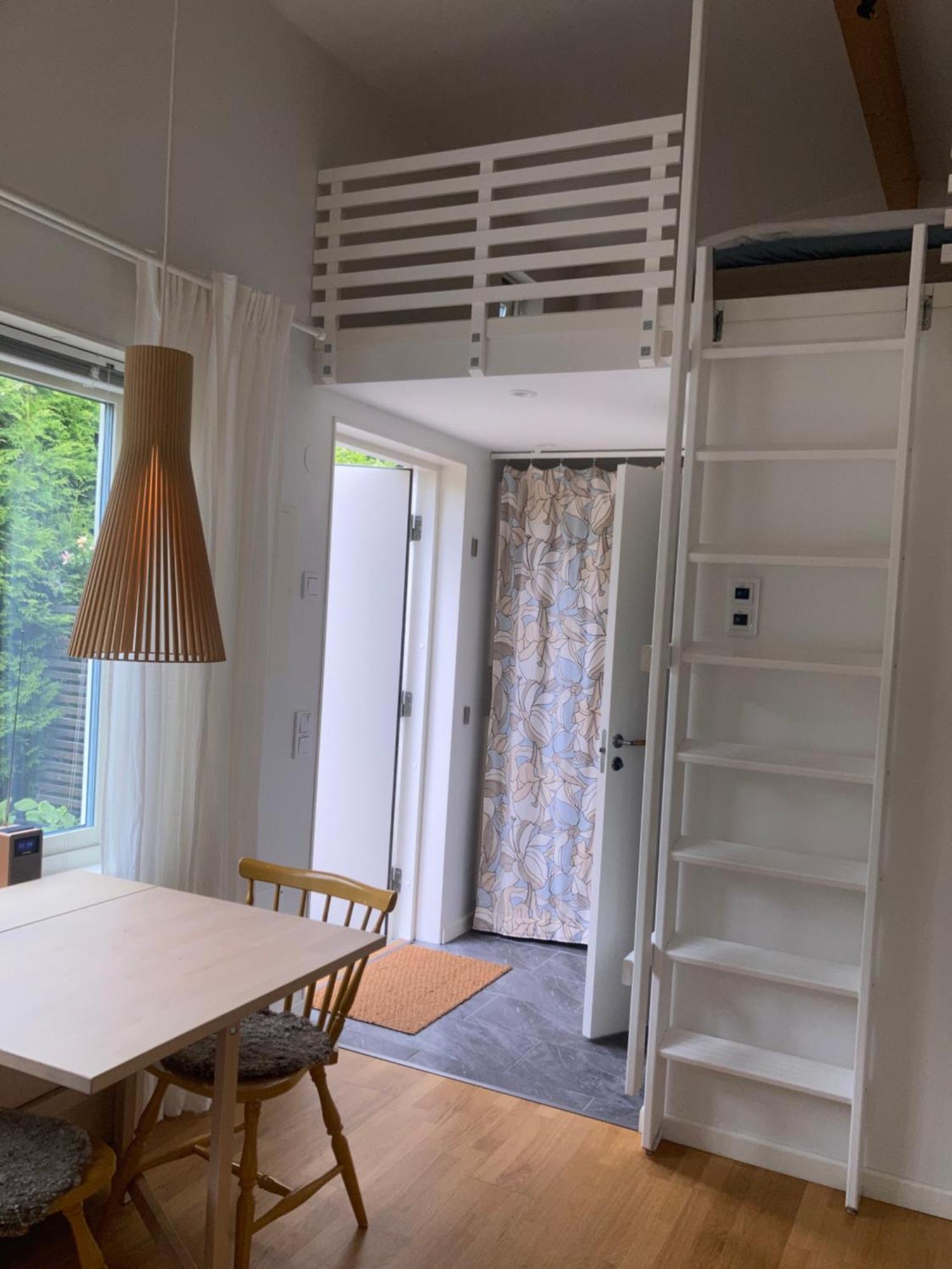 Tiny Grey House With Loft, 15 Min From City Center ヨーテボリ エクステリア 写真
