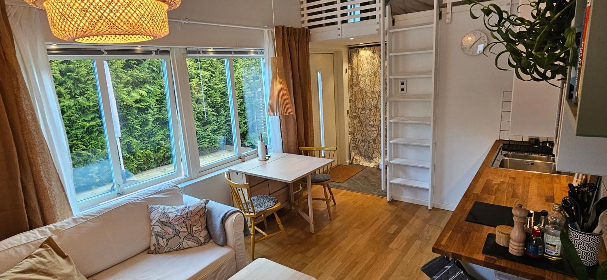 Tiny Grey House With Loft, 15 Min From City Center ヨーテボリ エクステリア 写真